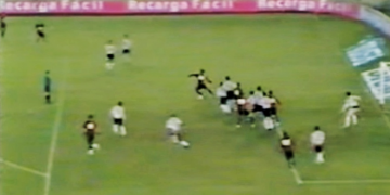 Pablo Pérez marcó su primer gol en primera a través de un taco.
