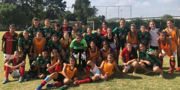 Las chicas se prueban (Foto @canobfemenino)