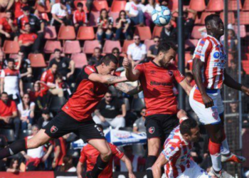 Ambos defensores tienen posibilidades de continuar en el club, aunque no es sencillo:. Foto: La Capital