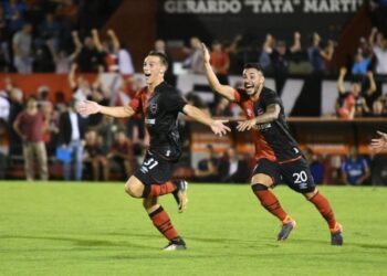 Estreno soñado: Jero inició su carrera con un golazo.