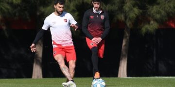 Los campeones en casa. Scocco y Pèrez, volvieron por más. Foto: CANOB Oficial.