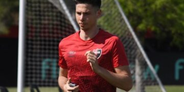 El defensor central fue uno de los futbolístas que aprobaron en Liniers.

Créditos: CANOB Oficial.